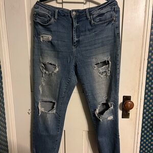 Judy Blue Distressed Boyfriend Jeans in Classic Blue